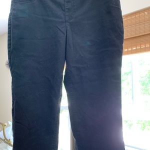 Size 16 Black Capris